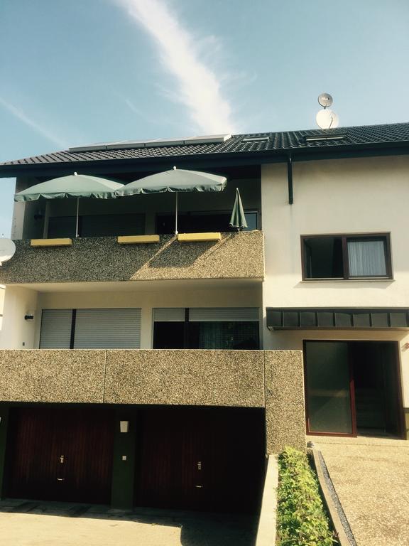 Appartement/Ferienwohnung Metzingen  Exteriör bild