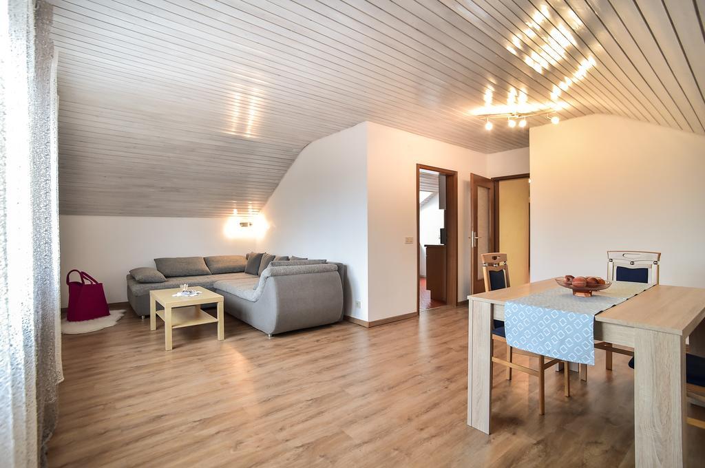 Appartement/Ferienwohnung Metzingen  Exteriör bild